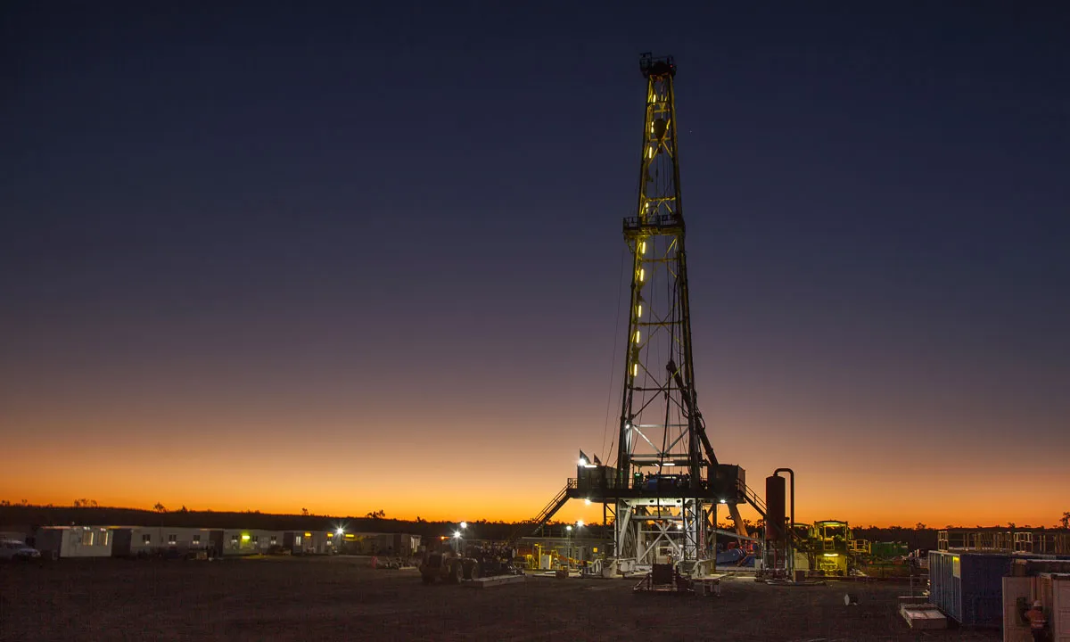 Cooper Basin drill rig at dusk
